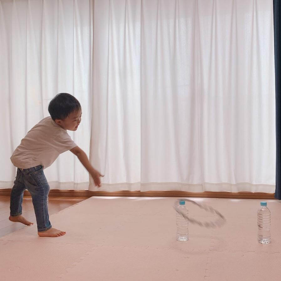 体力を持て余した兄弟が「おうちで60秒チャレンジ」をやってみた！これなら室内で運動量を確保できるよ☆ 