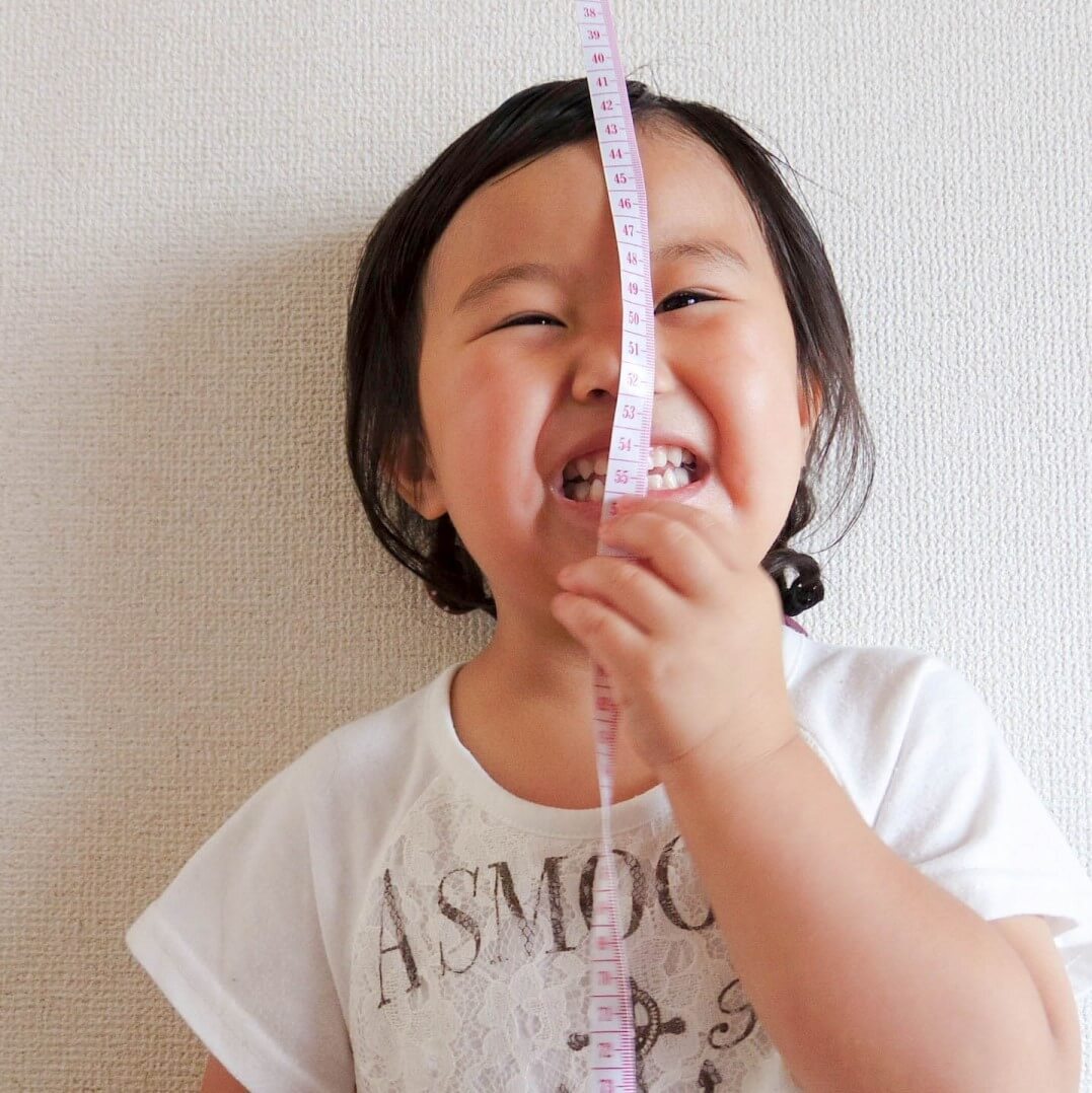 計量カップ、メジャー、カレンダー…じつは最高の知育ツール！幼児期の「算数力」を鍛える10のアイテム