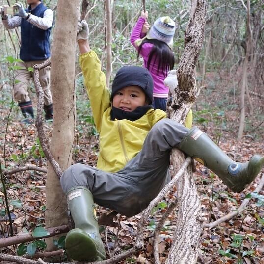 「そっと見守る…」子どもが安心して"冒険"するために、できそうでなかなかできない大人の関わり方