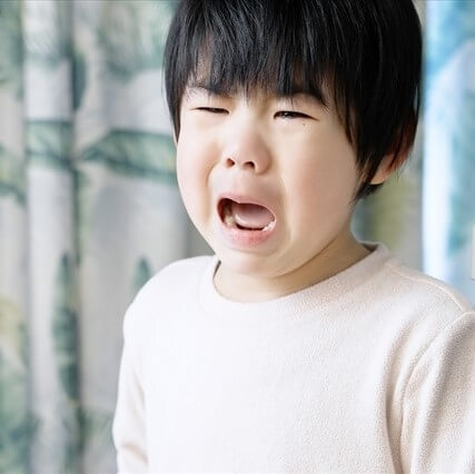 【保育士が解説】わが子に「発達相談」をすすめられる理由。園側の意図は？親の心構えとは