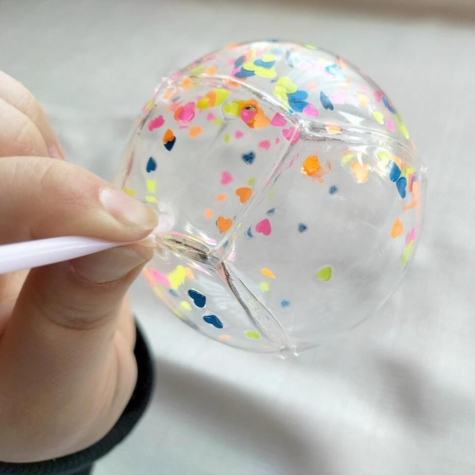 大流行中！簡単【テープ風船】の作り方！100均の透明粘着ゲルテープがキラキラかわいいバルーンに変身♪