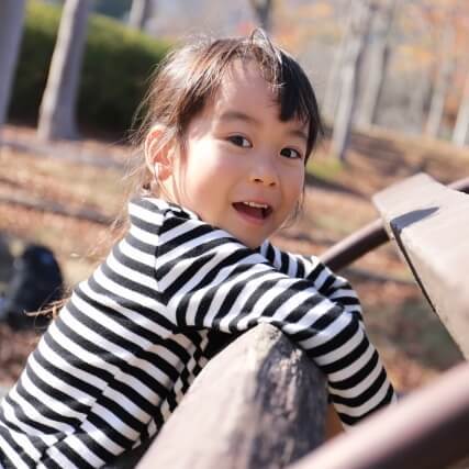 【保育士が解説】5歳児の発達と特徴｜反抗期がくるって本当？接し方やおすすめの遊び方も紹介