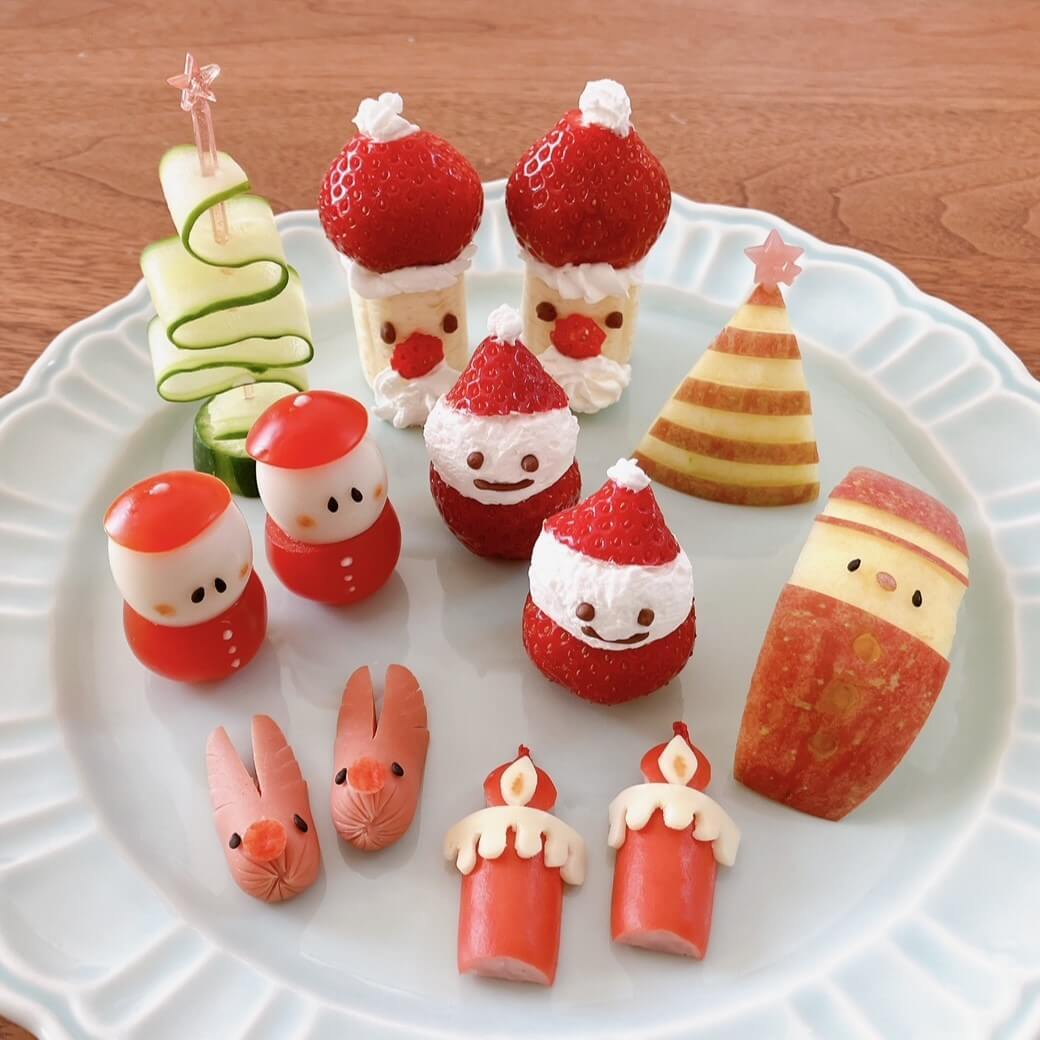 切ってのせるだけ♪簡単かわいいデコアイデア8選！サンタ、ツリー、トナカイ…身近な食材でクリスマス気分が盛り上がる♪