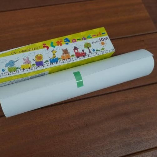 【現役保育士が絶賛】セリアの「110円らくがきロールペーパー」の優秀さを語らせて！お絵描きだけじゃない使い方バリエも♪