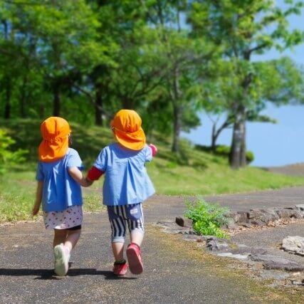 「園でいじわるされてる…」わが子の告白にどう対応する？保育士が教える園とのコミュニケーション方法とクレームにならないコツ