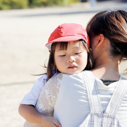 固まってしまったり、走り回ったり…「園の運動会・発表会でみんなと同じことができない」は心配しすぎなくて大丈夫！