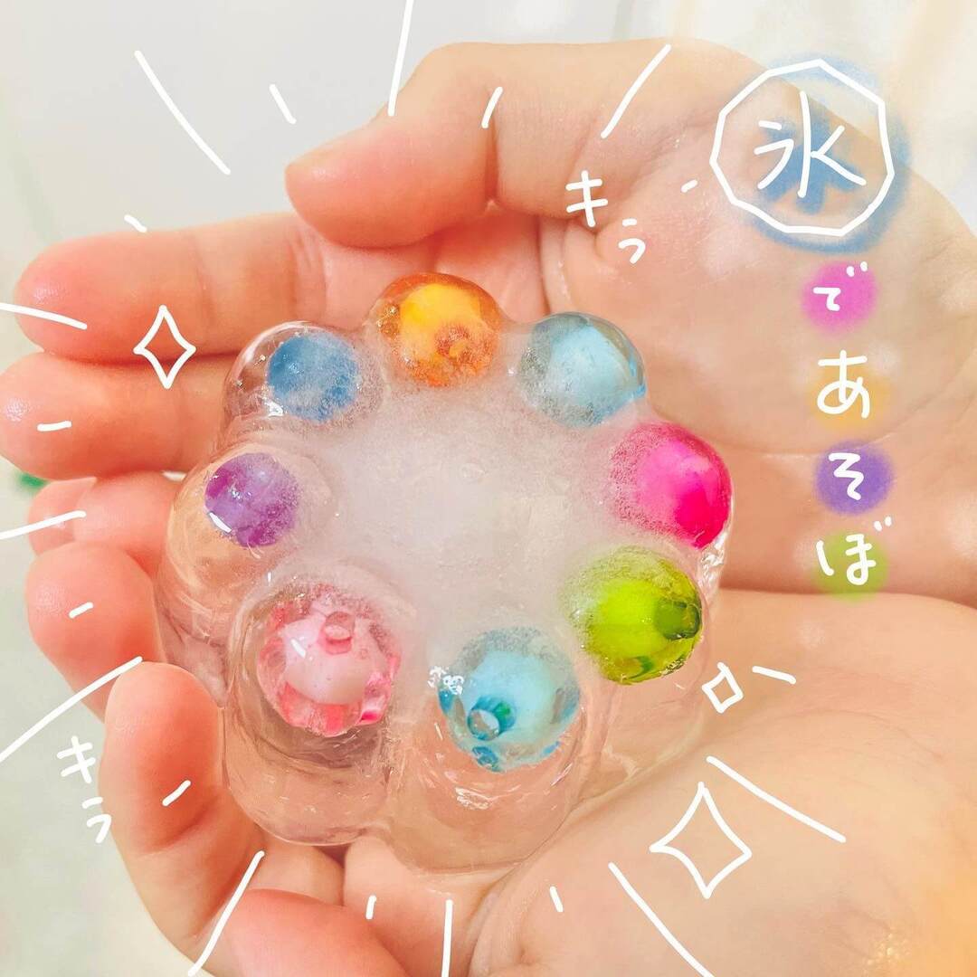 子どもの集中が続く！【氷遊び】はお風呂や暑い日のおうち遊びに大活躍！知育要素もたっぷりのアイデア7選