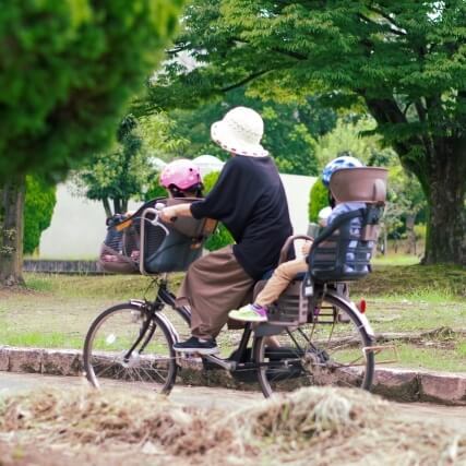 保育園に預けられる時間は何時から何時まで？お迎えの時間に厳しい理由や間に合わないときの対処法を保育士が解説！