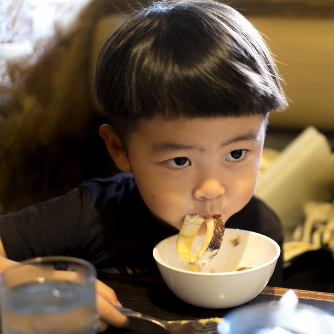 「早く食べなさい」は逆効果！【食べるのが遅い子ども】に毎食イライラしていませんか？６つの声がけで劇的スピードUP！！
