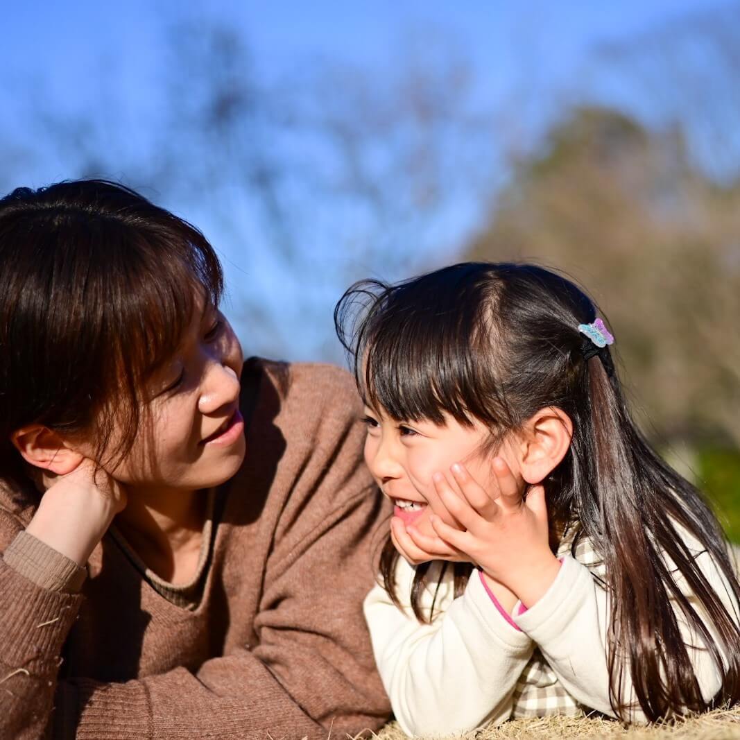 あふれる情報に「子育ての正解」がわからない、SNSの「キラキラ子育て」にもやもや…お疲れ気味のママ・パパへの処方箋