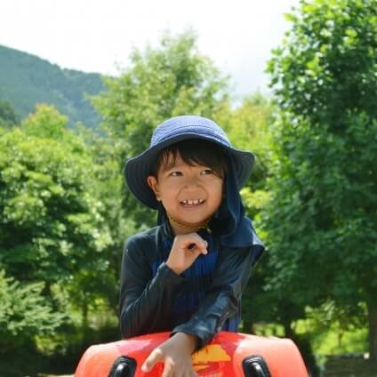 子どもの夏休みに！「サマースクール」とは？サマースクールの費用や幼児・小学生へ教育効果を解説