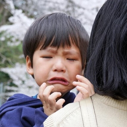 思い通りにならないと怒るのはなぜ？　3歳・4歳・5歳が癇癪を起こす理由と保護者の接し方を保育士が解説！