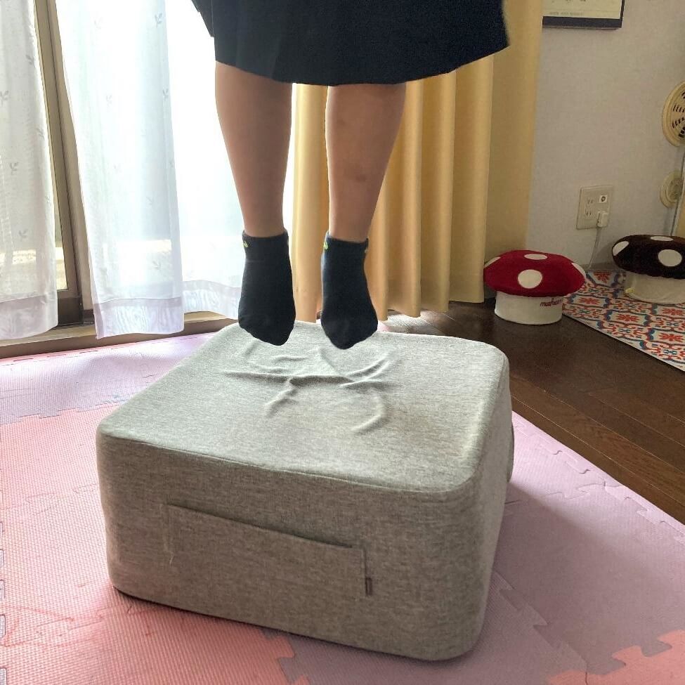おうち遊びの救世主！？話題の【クッショントランポリン】体験レポート！出しっぱなしOKでインテリアになじむ！