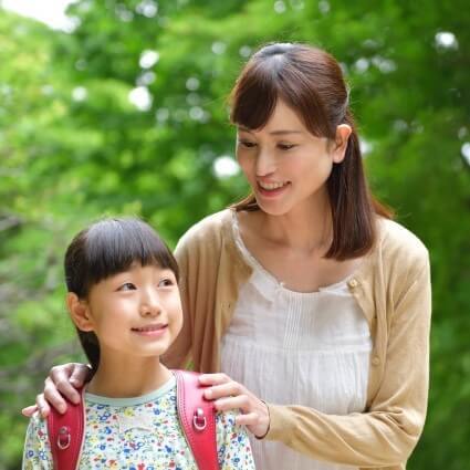 ヘリコプターペアレントとは？子どもへの影響や直し方を保育士が解説